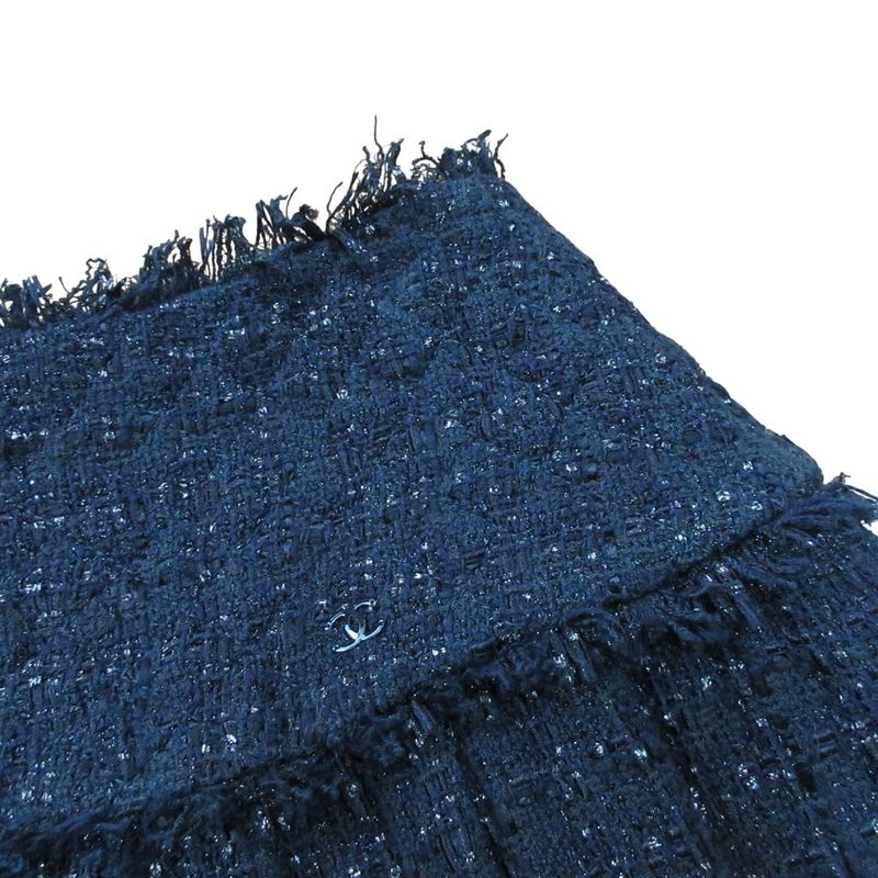 05A Chanel Quilted Design Tweed Skirt P26356 Size 38 Black Ladies Used