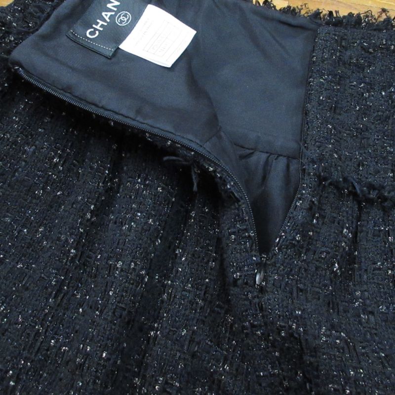 05A Chanel Quilted Design Tweed Skirt P26356 Size 38 Black Ladies Used