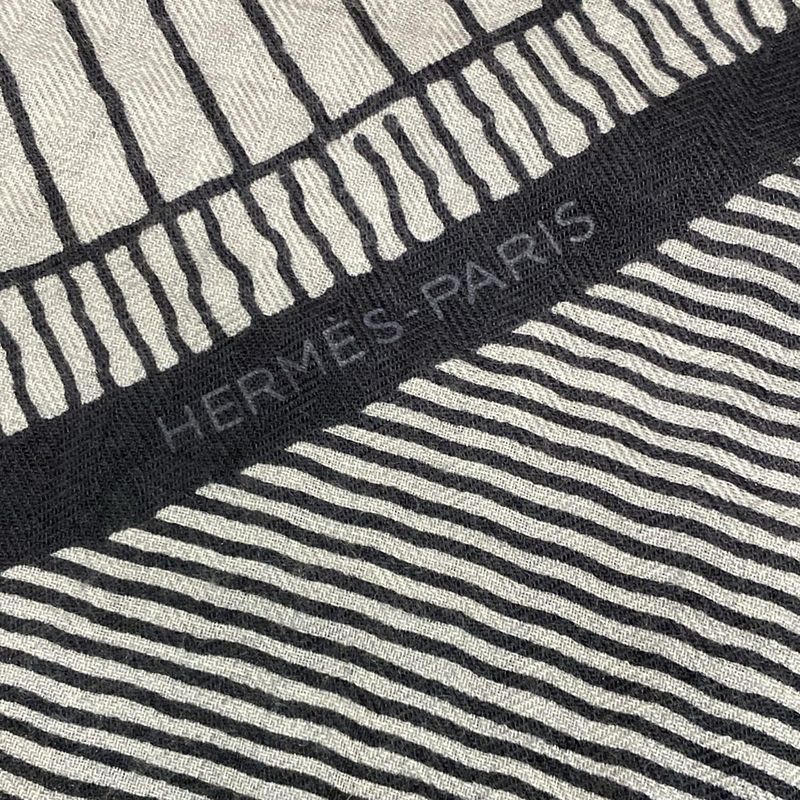 Hermes Shawl - Bordeaux X White X Multi Double Jeu Suite Et Poursuite Aw 2017