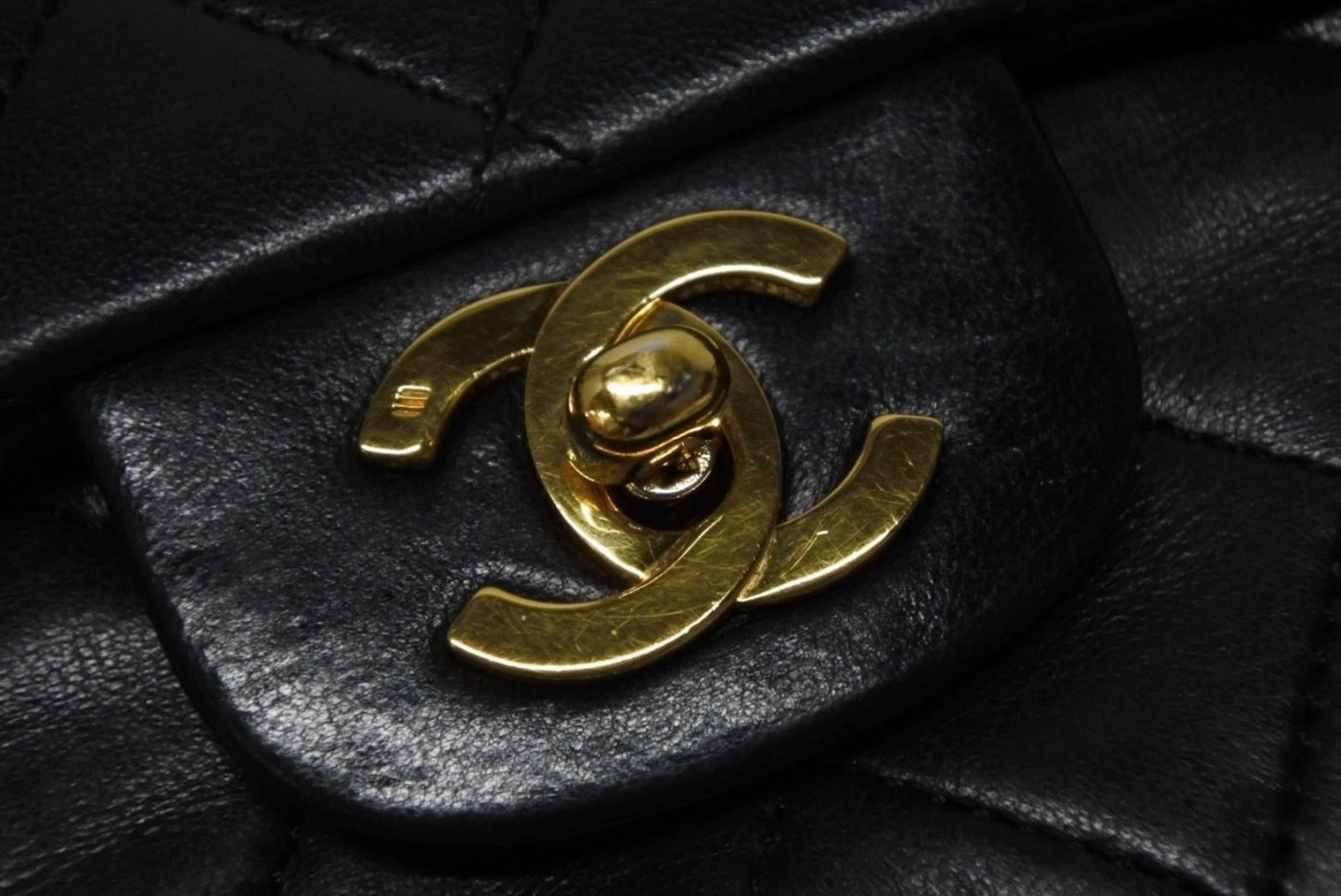Chanel Quilted 25 Double Flap Chain Shoulder Bag CC Logo Lambskin Gold — view 4