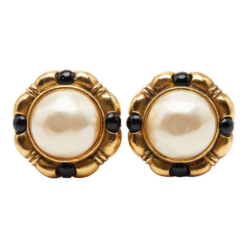 Chanel Vintage Pearl Gold Plated Ladies Chanel