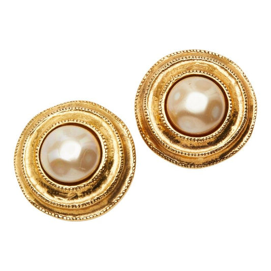 Chanel Vintage Pearl Gold Plated Ladies Chanel