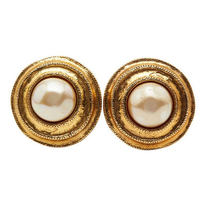 Chanel Vintage Pearl Gold Plated Ladies Chanel