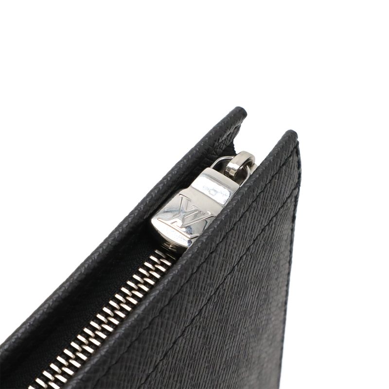 Louis Vuitton Taiga Pochette Voyage MM Second Bag Clutch Bag Calf Leather Noir