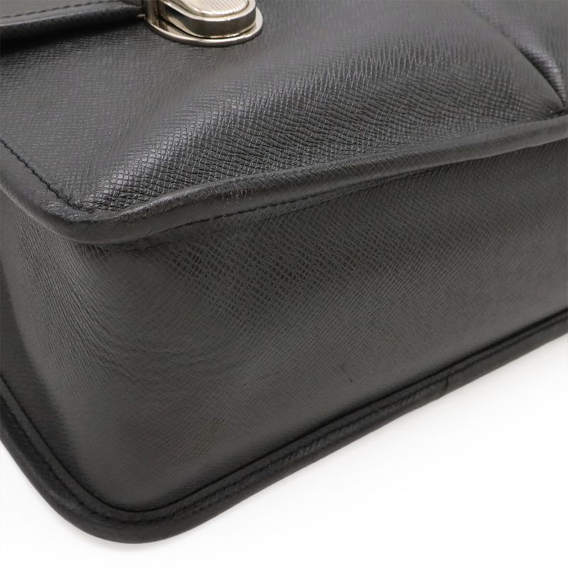 Louis Vuitton Taiga Alexei Shoulder Bag Crossbody Ardoise Black Silver Hardware