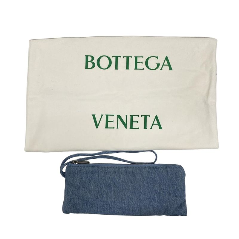 Bottega Veneta Shoulder Bag the Padded Tech Cassette Light Blue