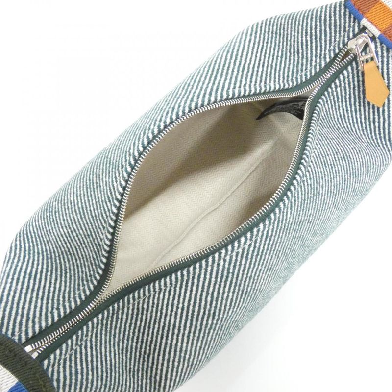 Hermes AU Carre Brid A Black PM 103802m Pouch