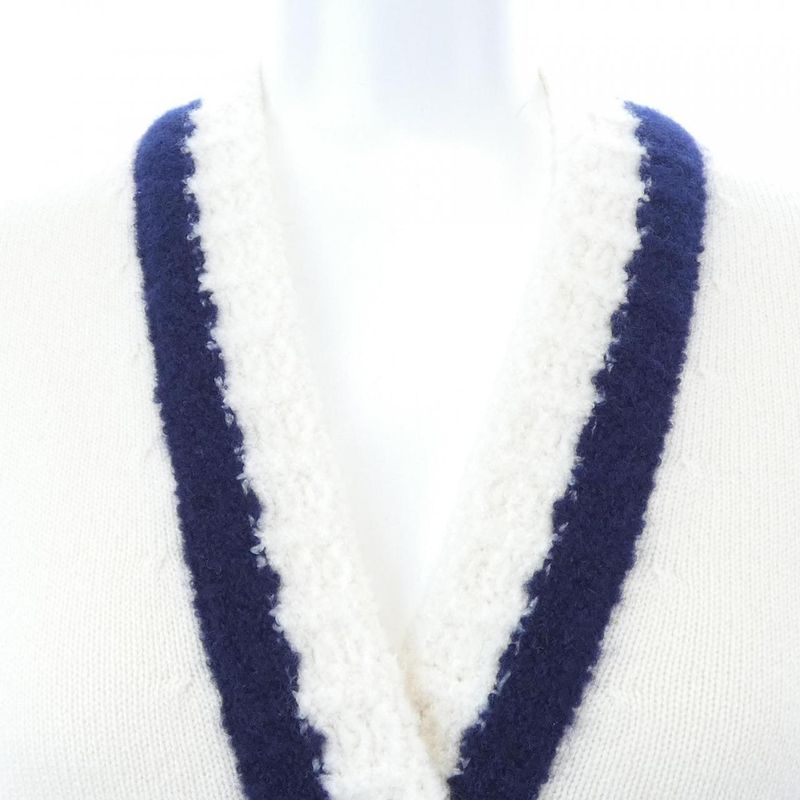 Chanel P62562k48039 19K Cardigan