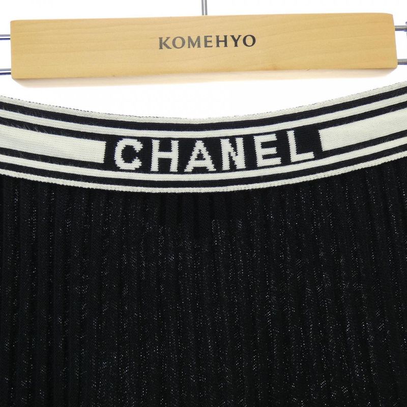 Chanel P61019k46420 19P Skirt
