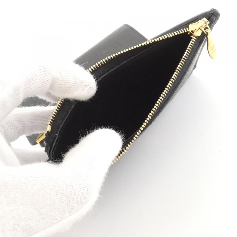 Louis Vuitton Taurillon Portefeuille Capucines Compact M82764 Wallet