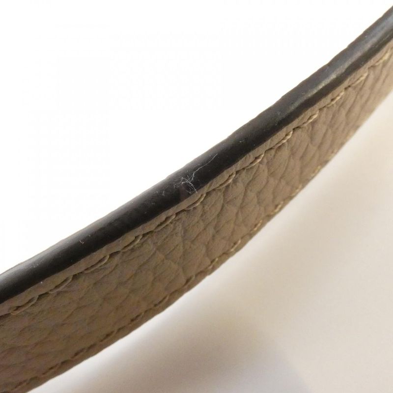 Louis Vuitton Capucines MM M42253 Bag