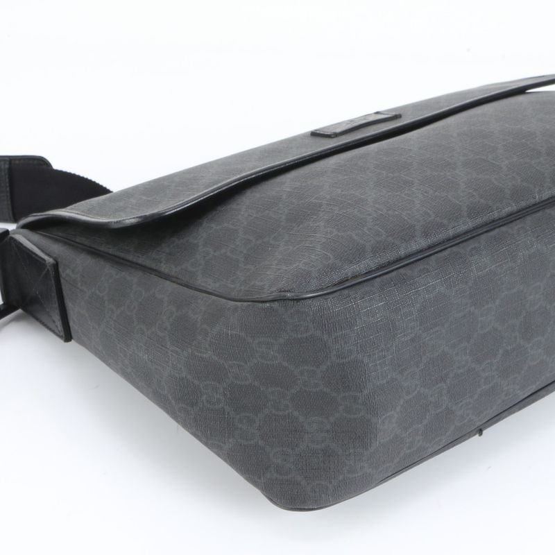 Gucci GG Supreme Leather Shoulder Bag Crossbody Messenger 169935 Black A4 Mens