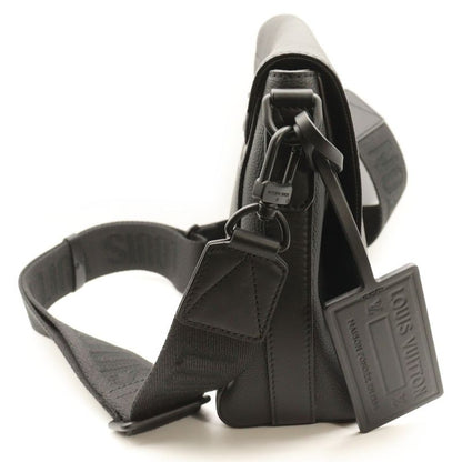 Louis Vuitton Aerogram Takeoff Messenger Bag Black Leather Rfid M57080