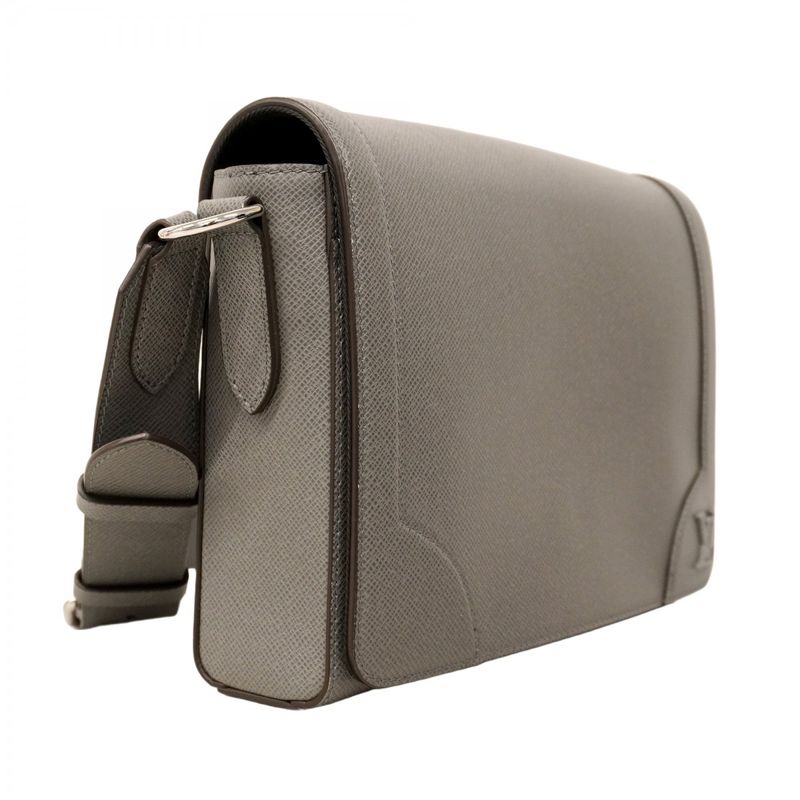 Louis Vuitton Taiga New Flap Messenger Shoulder Bag M30808 Gris Men's