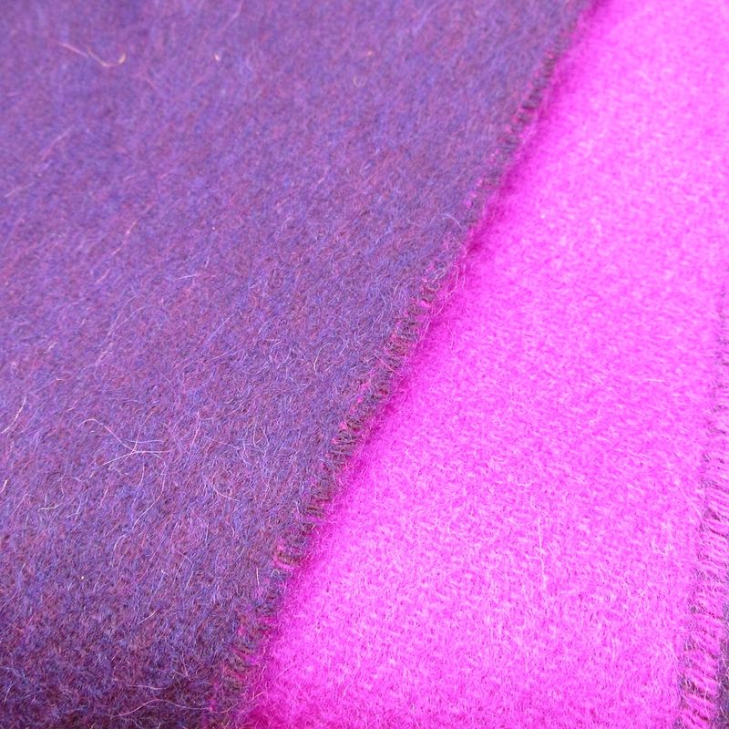 Hermes Shawl Excellent Condition Double Face 259978s 11 Cyclamen & Aubergine