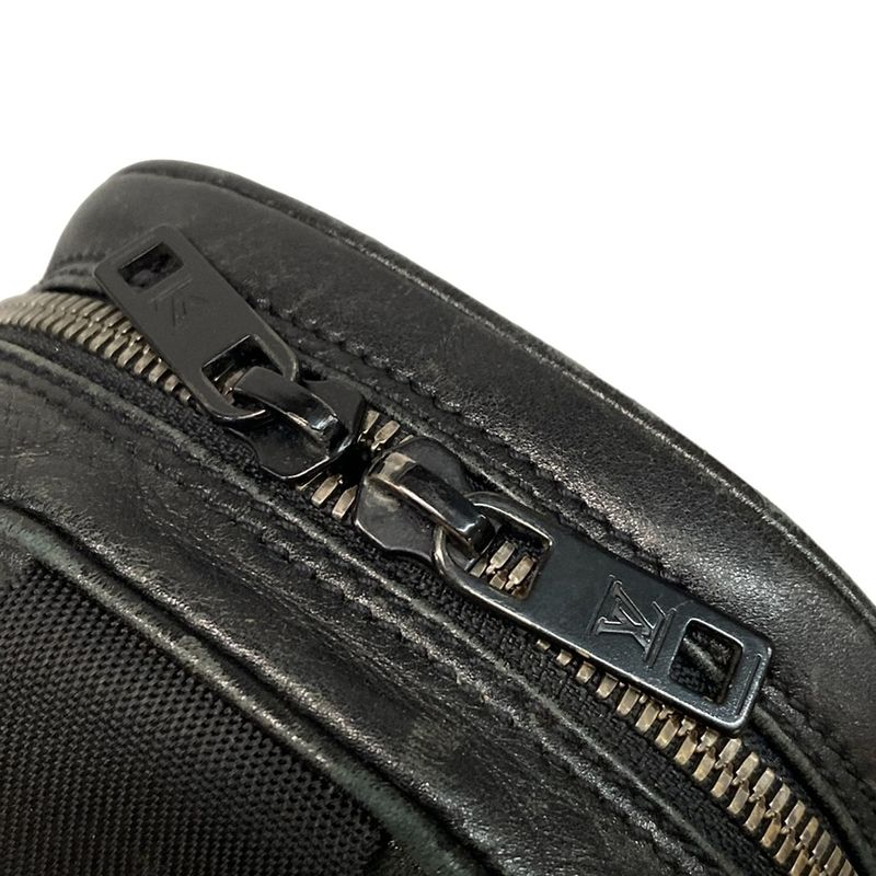 Louis Vuitton One Shoulder Bag Diffiel Pochette Gange M99155 Define Black 25ans