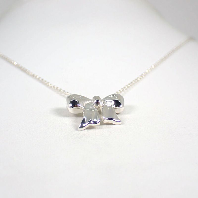 Tiffany & Co 925 Ribbon Pendant Necklace J100-8