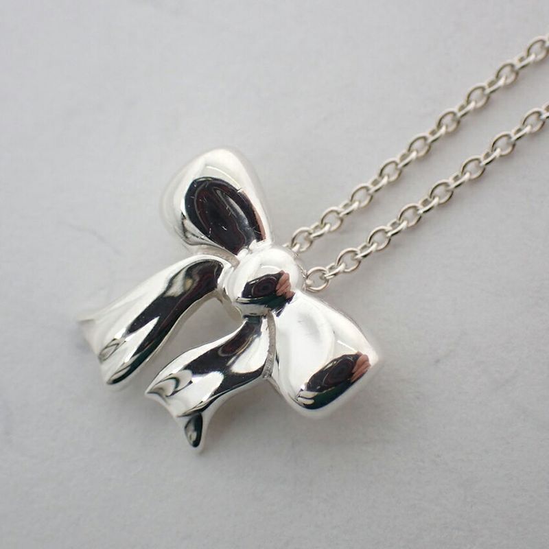 Tiffany & Co 925 Ribbon Pendant Necklace J101-5