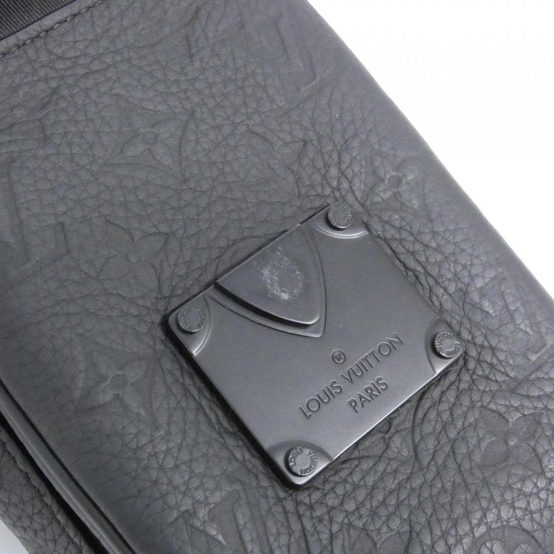 Louis Vuitton Taurillon Monogram S-Lock Vertical Wearable Wallet M81524