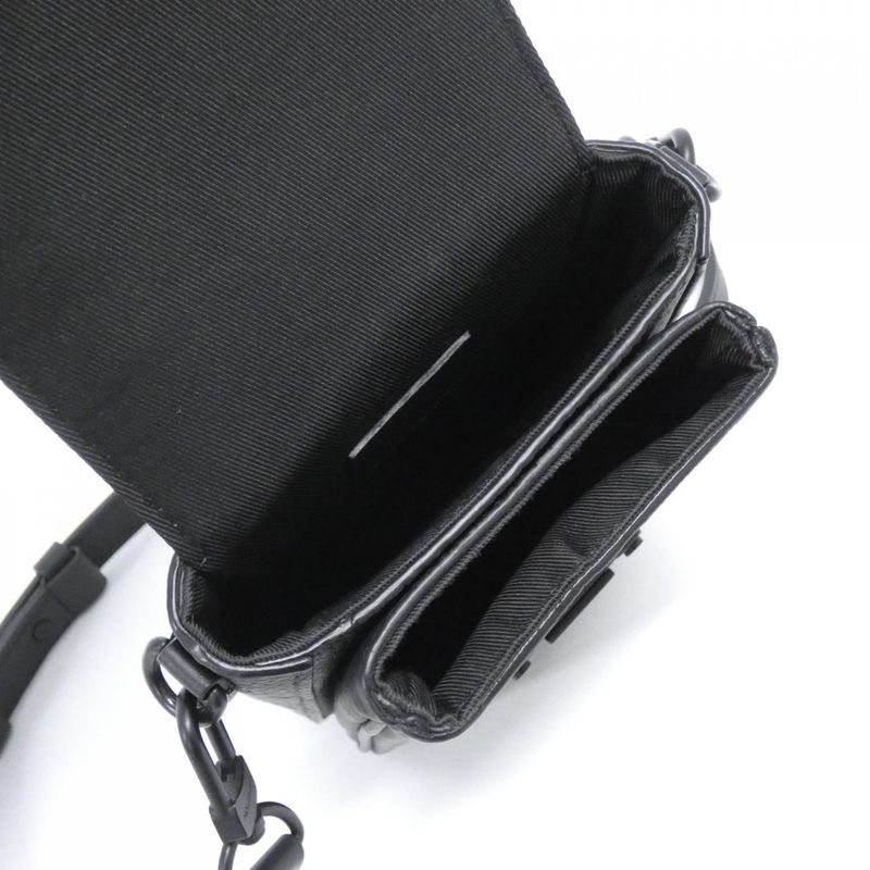 Louis Vuitton Taurillon Monogram S-Lock Vertical Wearable Wallet M81524