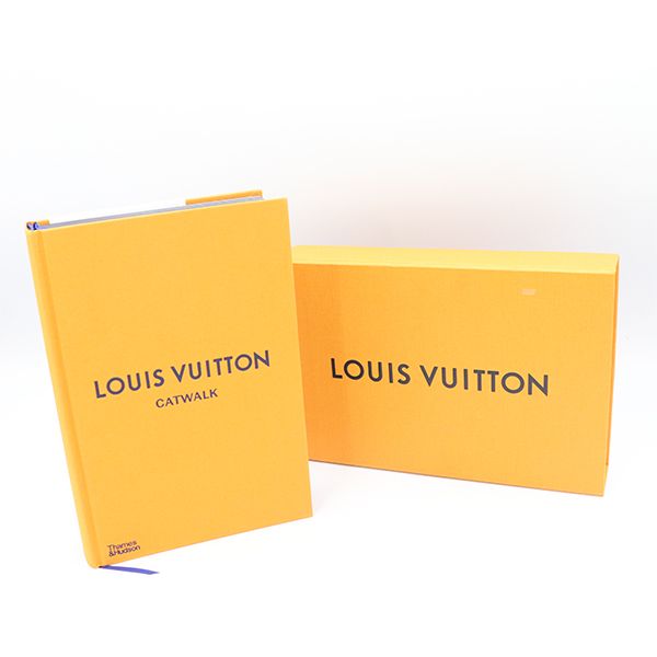 Louis Vuitton Catwalk Louis Vuitton Catwalk English Edition R08453