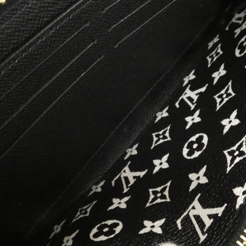 Louis Vuitton LV Crafty Zippy Wallet M69436 Wallet