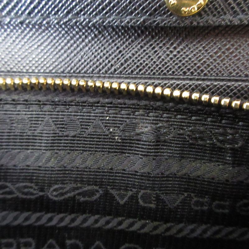 Good Prada Saffiano Leather Heart Motif Turnlock Chain Wallet Bt770c Black