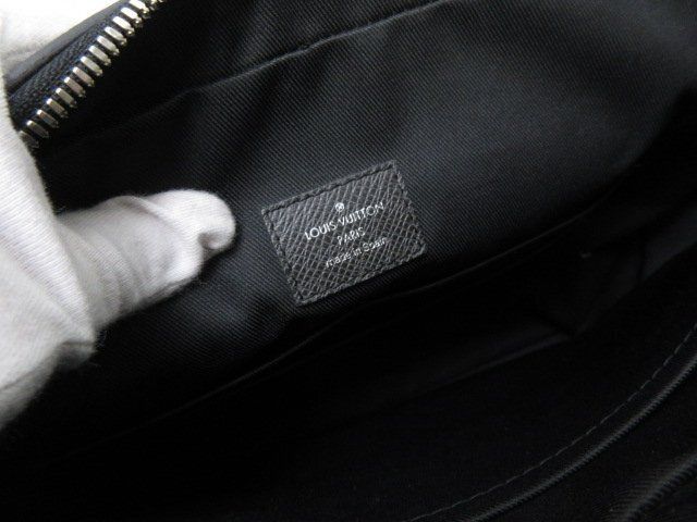 Louis Vuitton Messenger Bag Anton Messenger MM M33429 Ardoise Taiga Men's