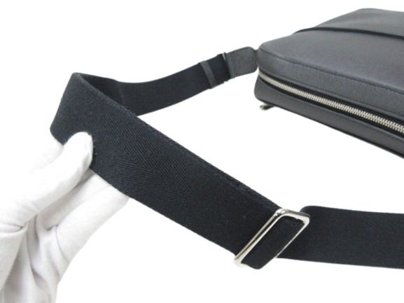 Louis Vuitton Messenger Bag Anton Messenger MM M33429 Ardoise Taiga Men's