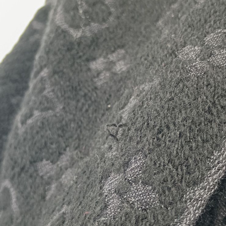 Louis Vuitton Scarf Monogram Classic M70520 Black 100% Wool Men's Fringe