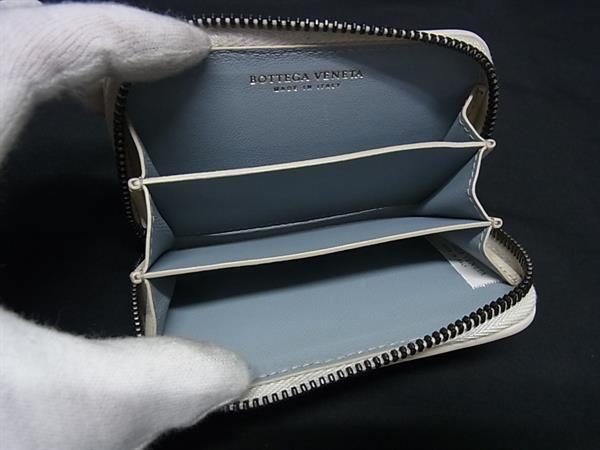 Bottega Veneta Coin Case Intrecciato Coin Case 114075 Ivory Leather Unisex