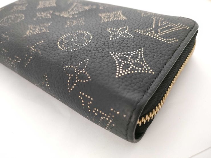 Louis Vuitton Monogram Mahina Zippy Wallet M82645 Black Gold Leather Women
