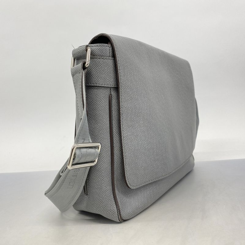 Louis Vuitton Taiga Romain MM M32623 Glacier Men's Shoulder Bag