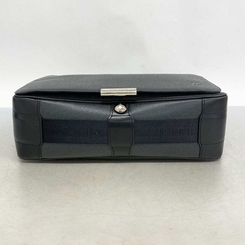 Louis Vuitton Taiga Viktor Shoulder Bag M30142 Ardoise Men's