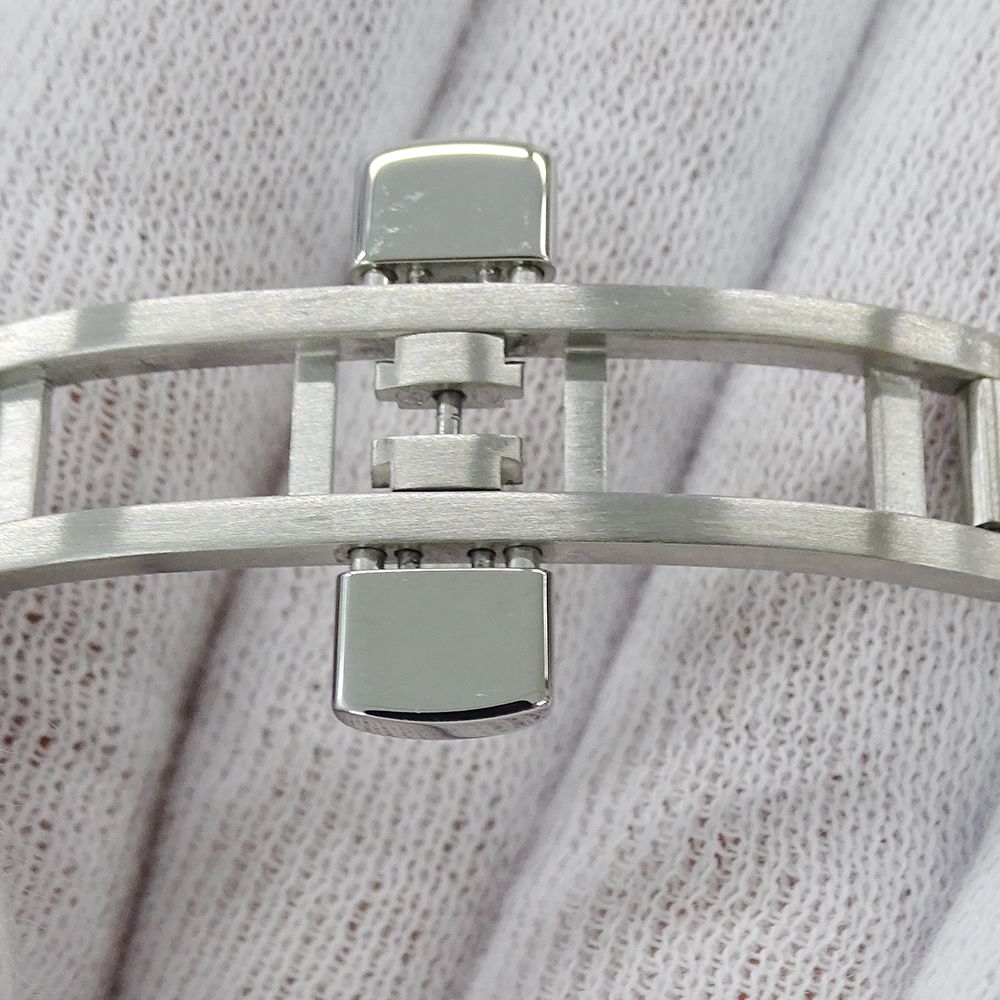 Gucci Watch Men'S Brand Dive Date Quartz Qz Stainless Steel Ss 136.2 Ya136203