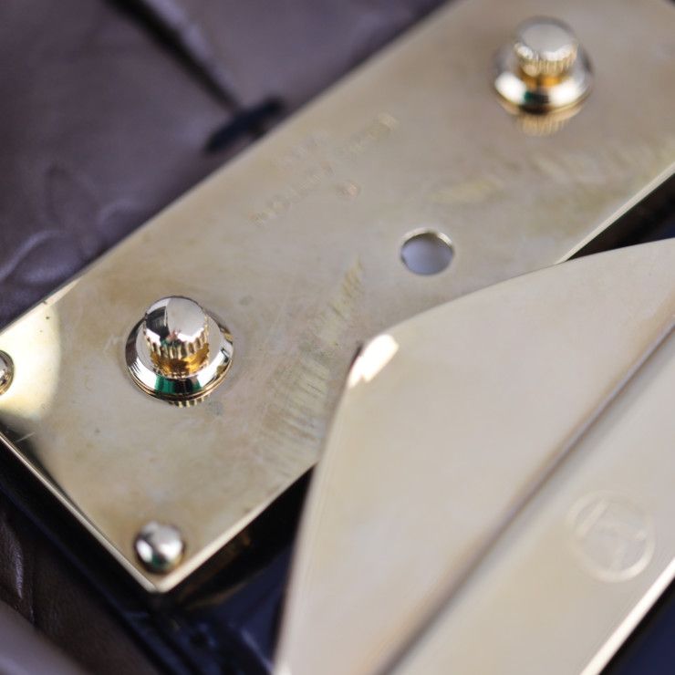 Louis Vuitton Bolly Shoulder Bag M95296 Embossed Scuff Zipper Enamel Olive