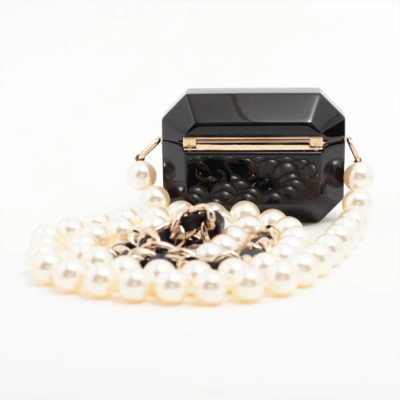 Chanel B21A Earphone Case Airpods Pro Faux Pearl Coco Mark Women's MMM Dc53-10