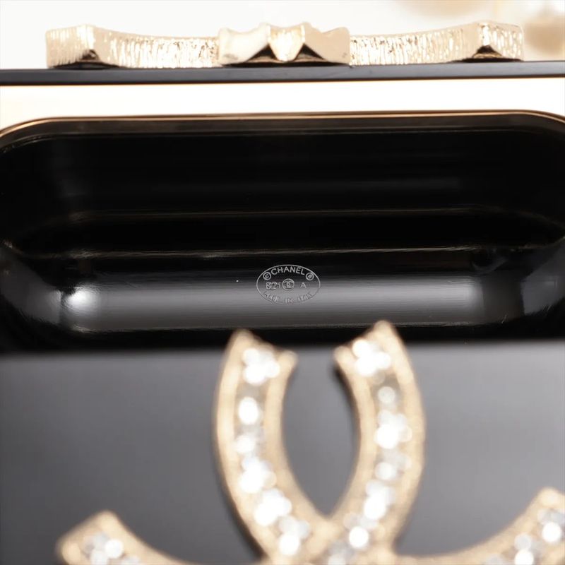 Chanel B21A Earphone Case Airpods Pro Faux Pearl Coco Mark Women's MMM Dc53-10