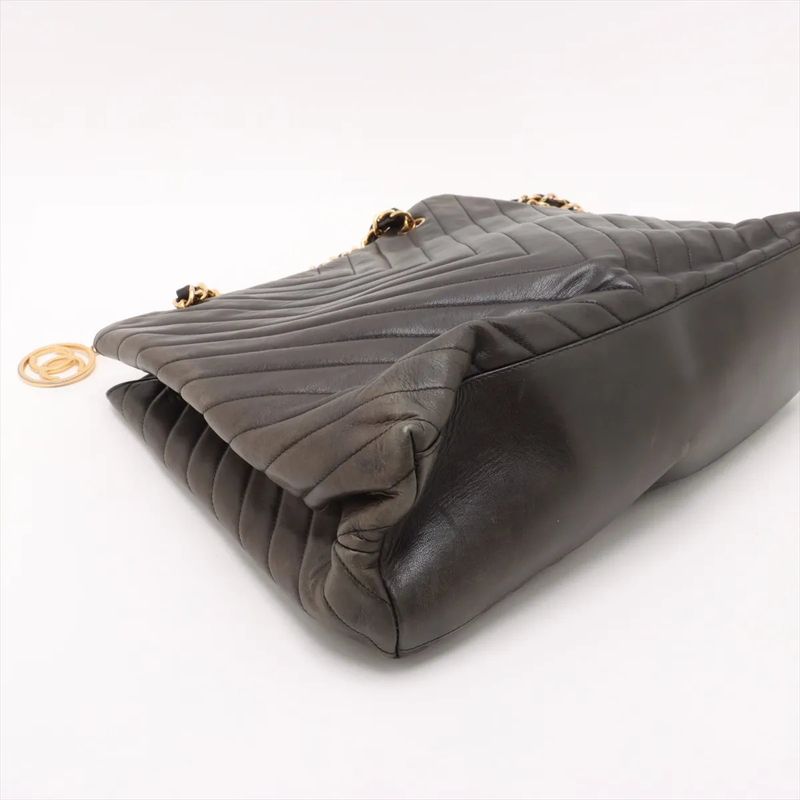 Chanel Authenticity V-stitched Chevron Leather Shoulder Bag With Serial Seal