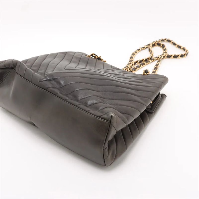 Chanel Authenticity V-stitched Chevron Leather Shoulder Bag With Serial Seal