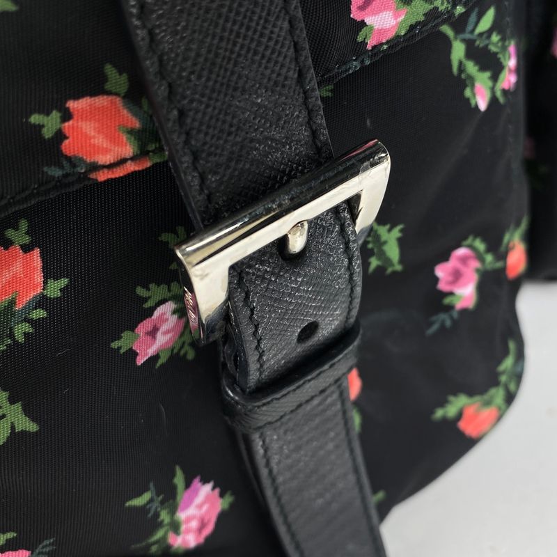 Prada Logo Plate Backpack Sac Floral Backpack Nylon Nero (Black) Multicolor