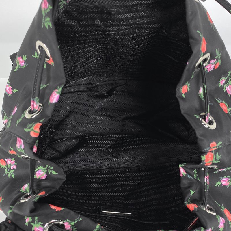 Prada Logo Plate Backpack Sac Floral Backpack Nylon Nero (Black) Multicolor