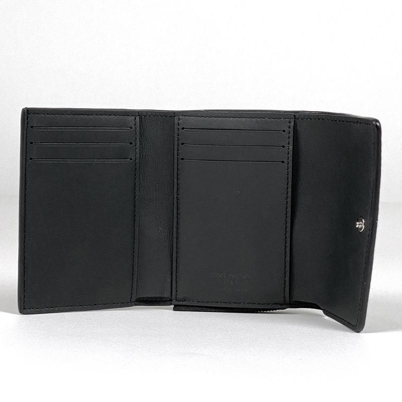 Louis Vuitton Portefeuille Pilot Monogram Trifold Wallet Taurillon Noir Black