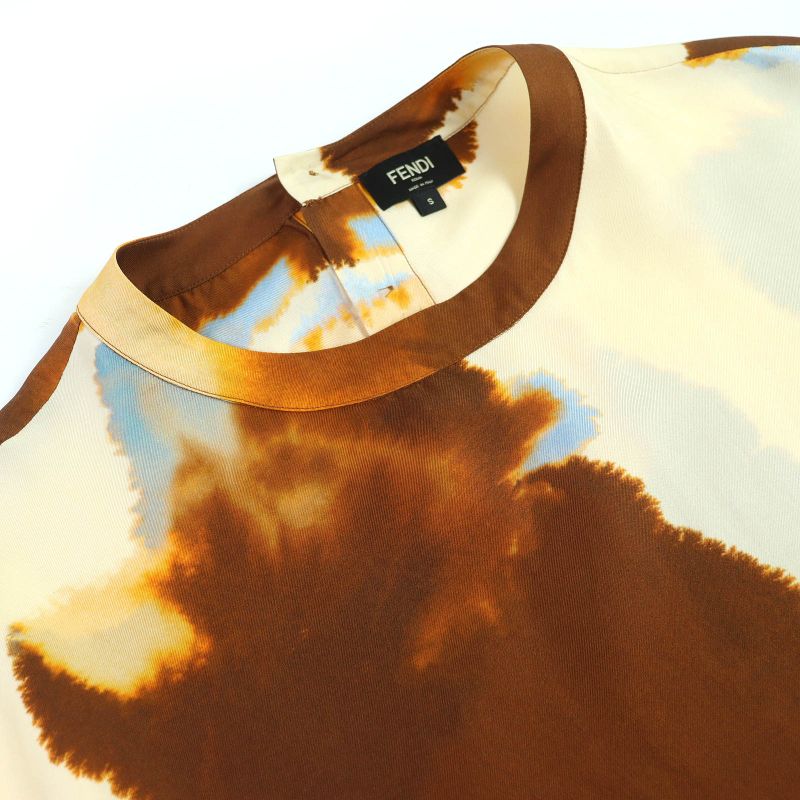 Fendi 2022ss Fy1200 100% Silk Logo Patch Allover Design Crew Neck Short Sleeve