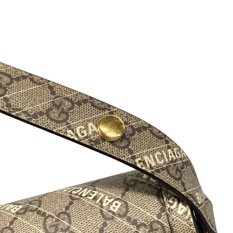 Gucci Shoulder Bag Similar GG Plus GG Supreme Horsebit 1955 602204 Beige X Dark