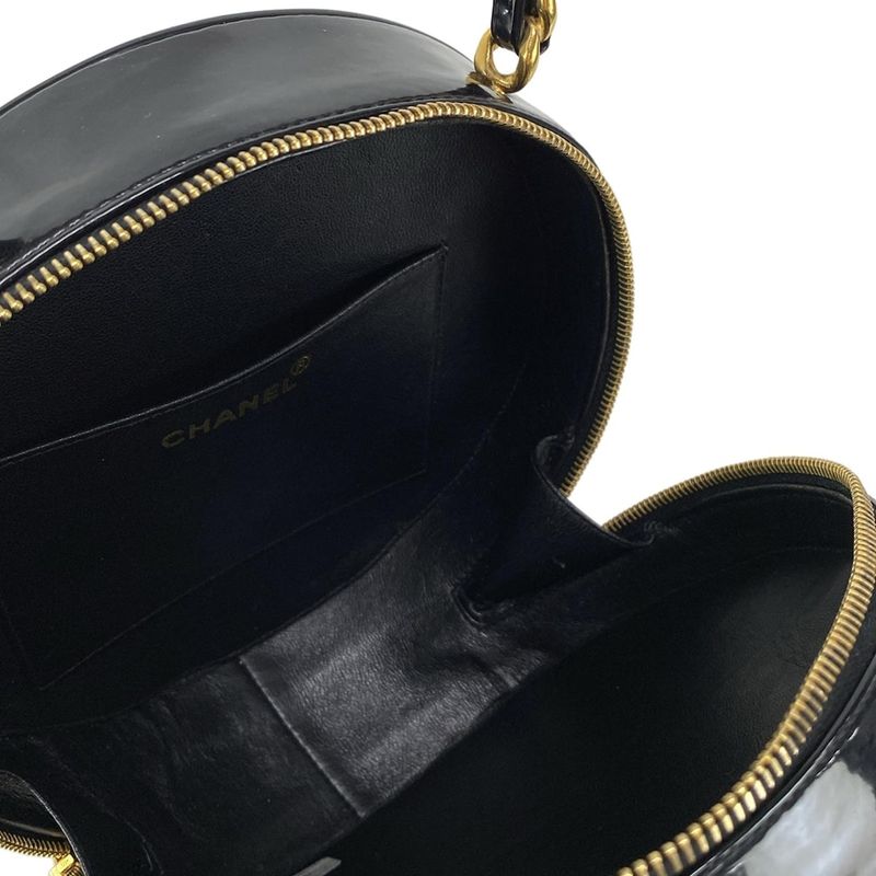 Chanel Handbag Matelasse Black And White Chain Handle Gold Hardware Leather