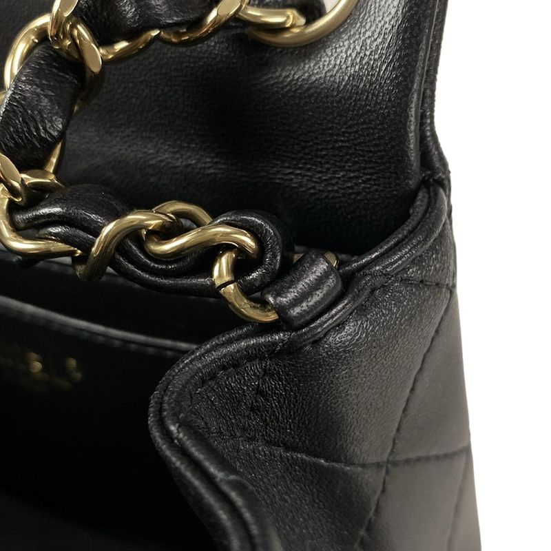 Chanel Shoulder Bag Mini Matelasse A35200 Black Metal Serial Plate Chain
