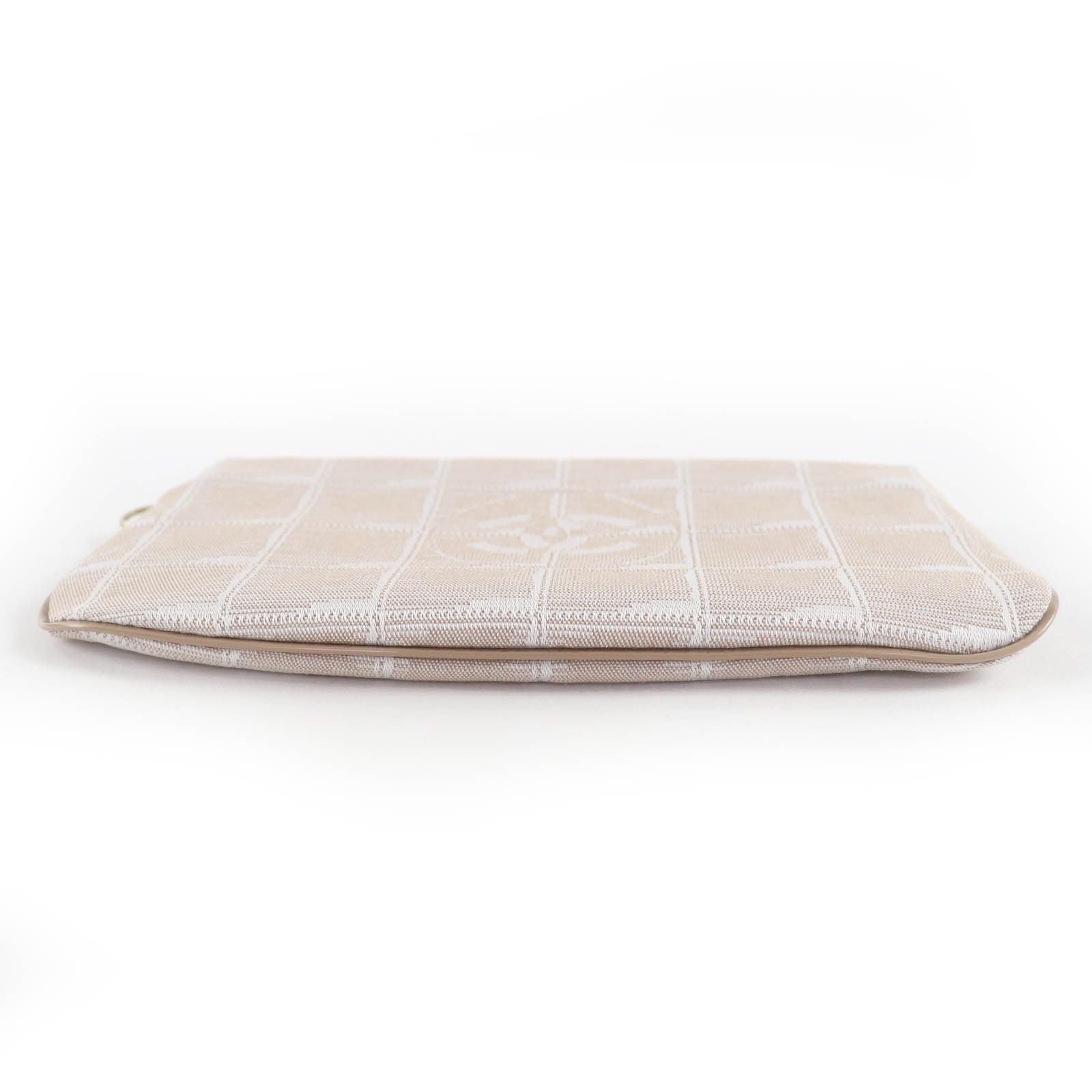 Excellent Condition Chanel New Travel Line Coco Mark Logo Zip