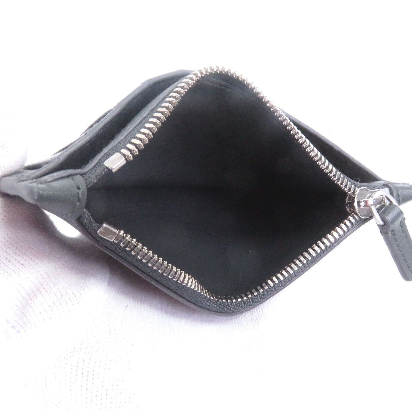 Excellent Condition Balenciaga 594311 Logo Leather Zip