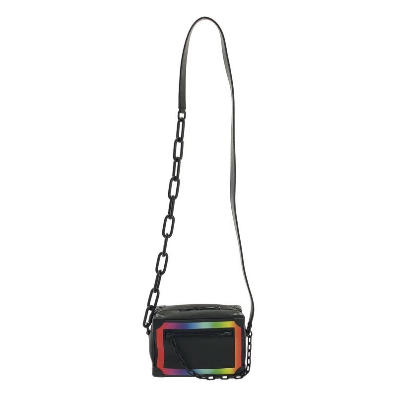 Louis Vuitton M30351 Taiga Soft Trunk Leather Chain Shoulder Bag - Black - Women